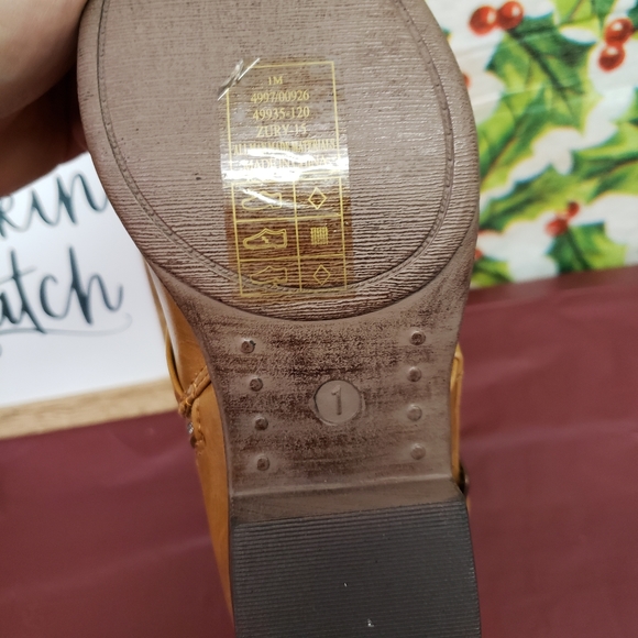 Chic Boots - Picture 4 of 4